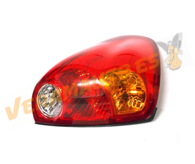 Piloto Mitsubishi L200 Strada del 2005 en AdelanteTrasero Izquierdo