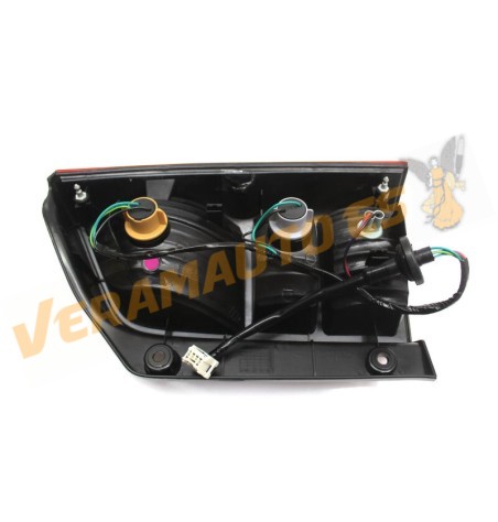 Piloto Nissan Pathfinder R51 del 2005 al 2013 Trasero Izquierdo con Portalamparas rojo y blanco Tipo USA OEM 26555-EA525