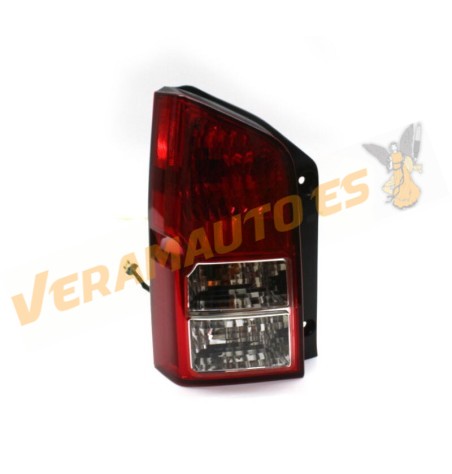 Piloto Nissan Pathfinder R51 del 2005 al 2013 Trasero Izquierdo con Portalamparas rojo y blanco Tipo USA OEM 26555-EA525