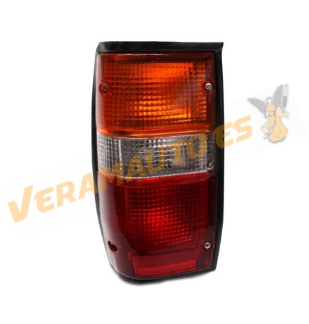 Piloto Mitsubishi L200 Pick Up D50 de 1986 al 1996 Trasero Izquierdo Con portalamparas