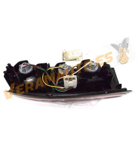 Piloto Nissan Navara Pick Up año 1997 al 2005 Doble Cabina 22 cm de Separacion Entre Soportes Trasero Derecho