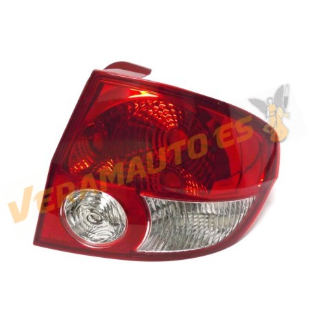 Piloto Hyundai Getz De 2002 A 2005 Trasero Derecho OEM 92402-1C010